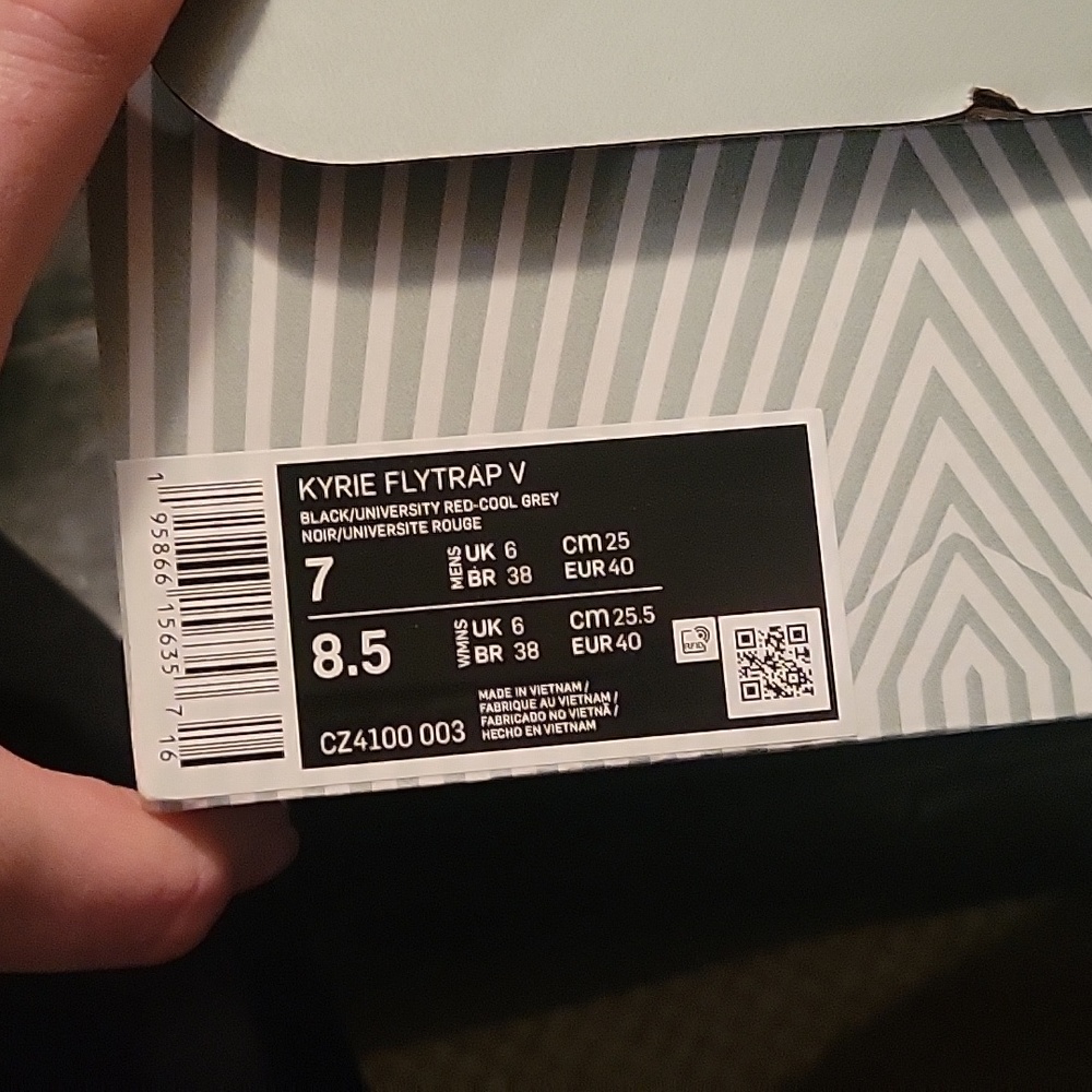 Kylie Flytrap V - image 4